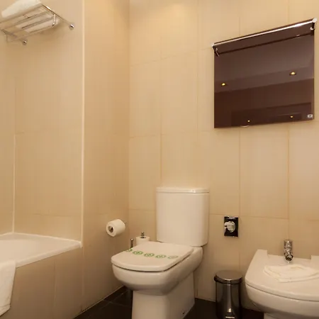 Otel Bovedas 4*